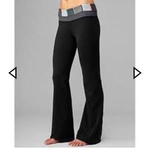 Lululemon yoga pants